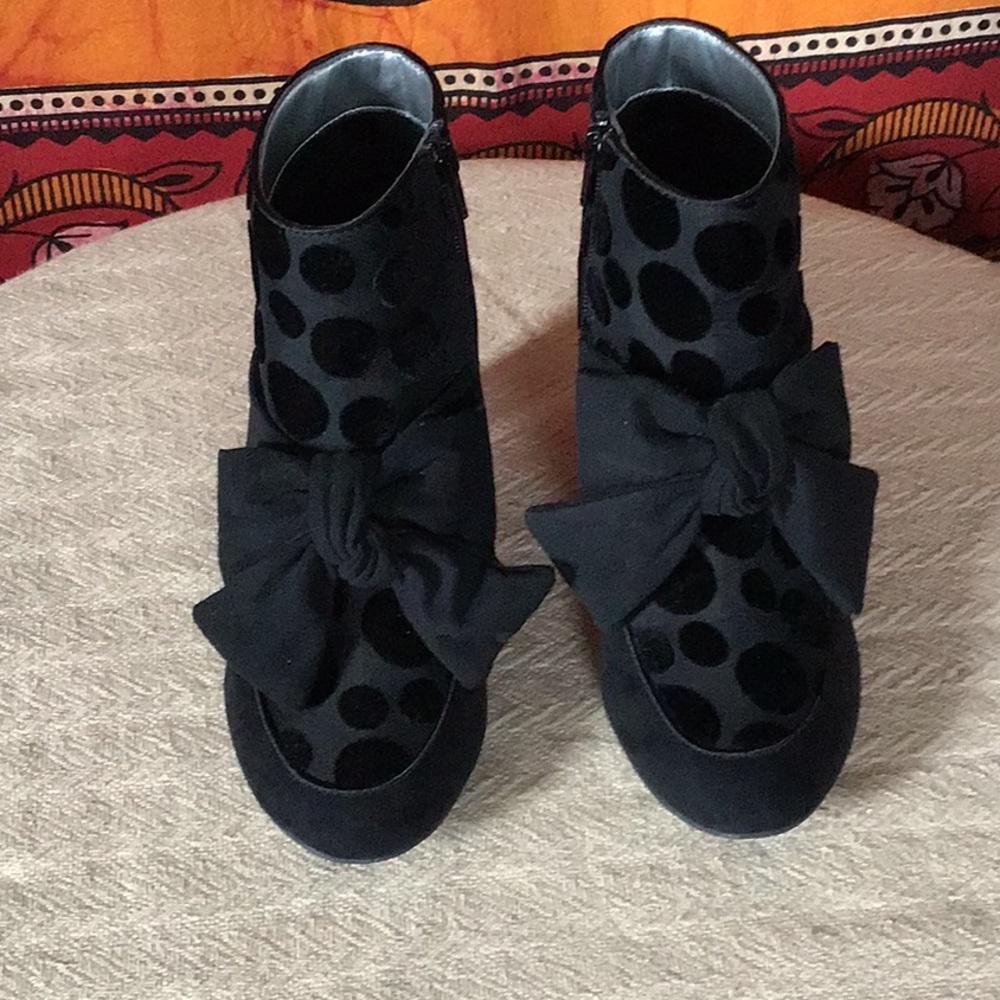 Black Ruby Shoes booties